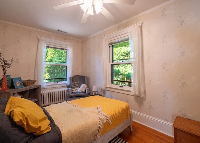 Building Photo - 57 Selden St
