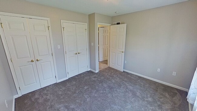 Building Photo - 1377 Village Dr