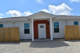 Building Photo - 316 Hatley Dr