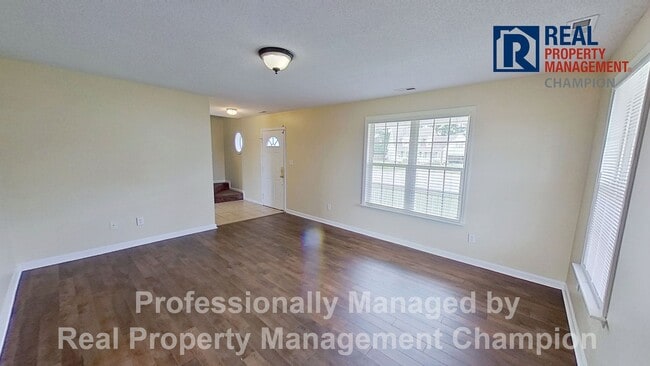 Building Photo - Charming 4 BD/2.5 BA with Wrap Around Porc...