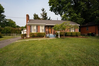Building Photo - 218 Bramton Rd