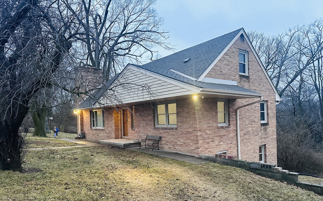 Building Photo - 19048 Grand Ave