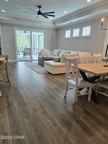 Building Photo - 8645 Weekend Dr