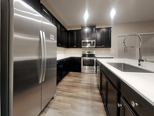 Building Photo - 111 Hemlock Point