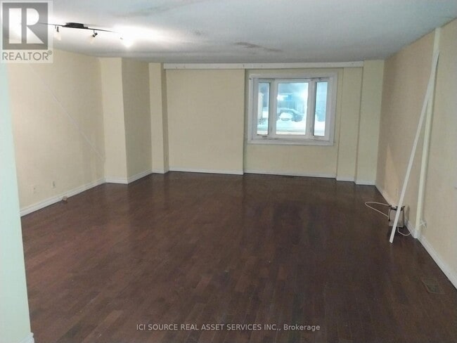 Building Photo - 2609 Kingston Rd