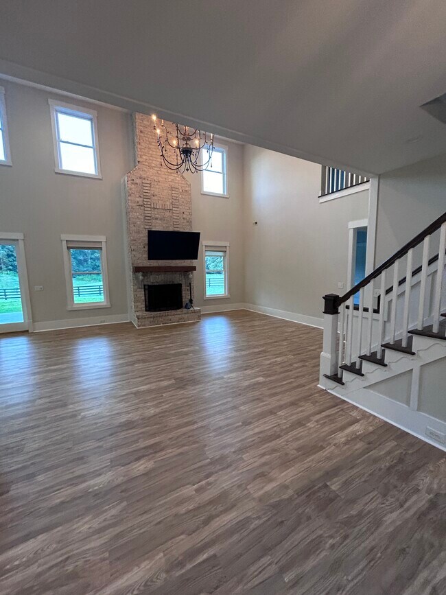 Foto del edificio - 405 Angus Ln