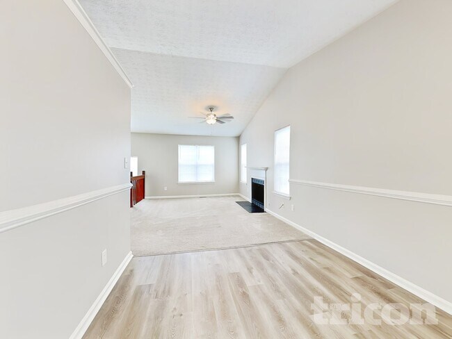 Foto del edificio - 1330 Ling Dr