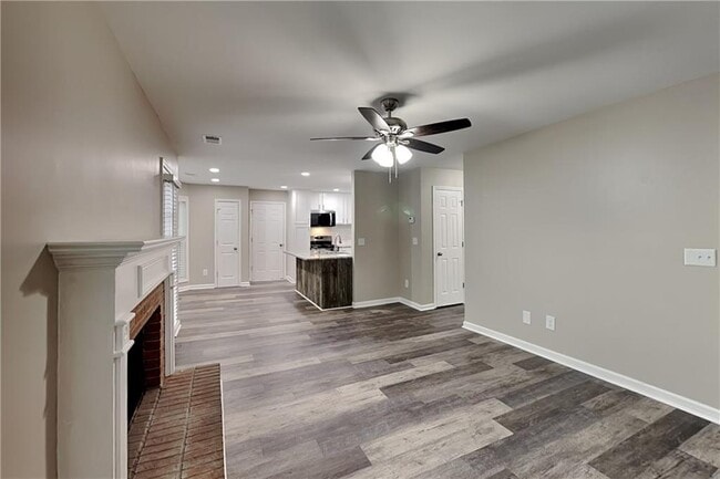 Foto del edificio - 6072 Devonshire Dr