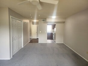 Building Photo - 125 Tabitha Ct