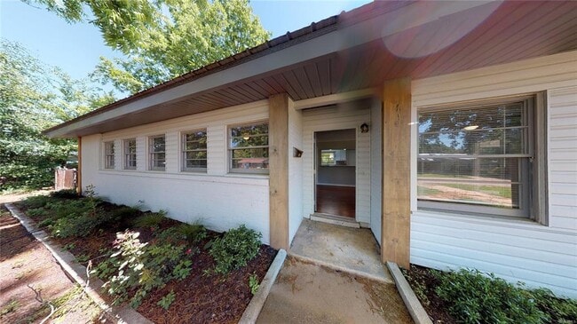 Building Photo - 1170 Josephine Ave