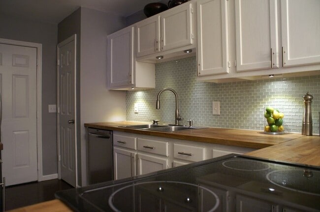 Foto del edificio - 23 Maplecrest Drive