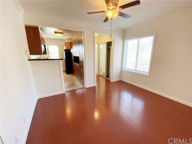 Foto del edificio - 1349 N Altadena Dr