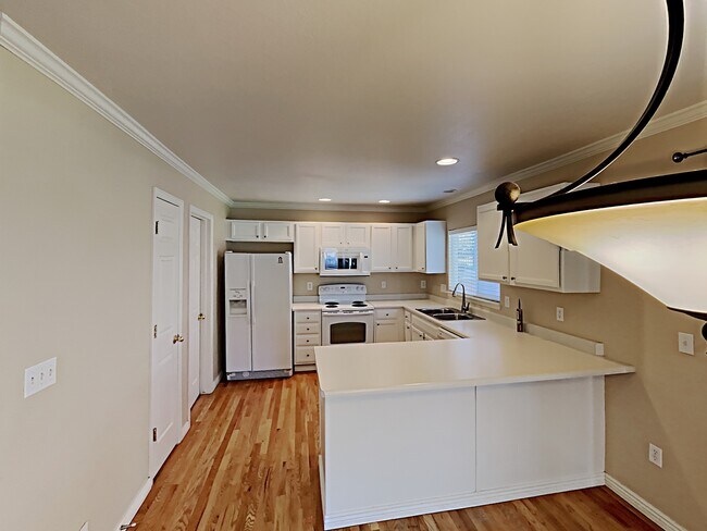 Foto del edificio - 10379 Ravenswood Way