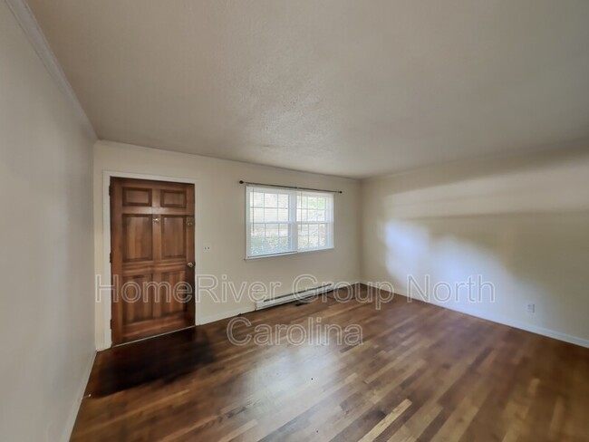 Building Photo - 3426 Battleground Ave
