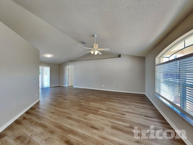 Foto del edificio - 2425 Bishop Rd