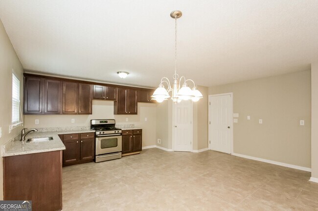 Building Photo - 230 Redding Ridge