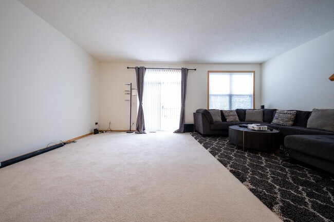 Foto del edificio - 605 Village Pkwy