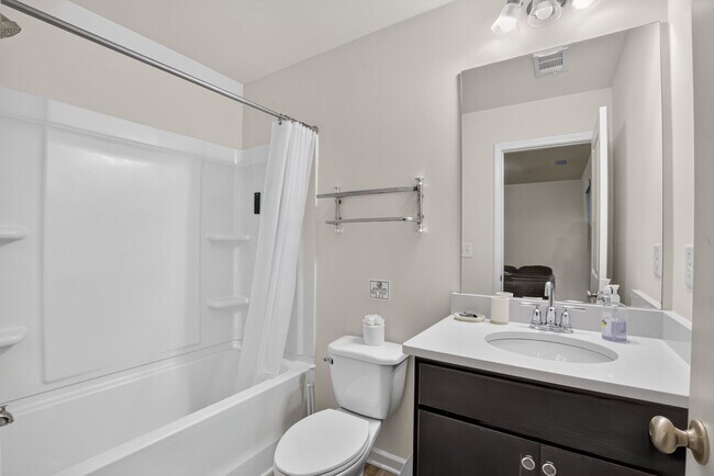 Building Photo - 865 Society Cir