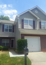 Building Photo - 3926 Fountain Village Cir