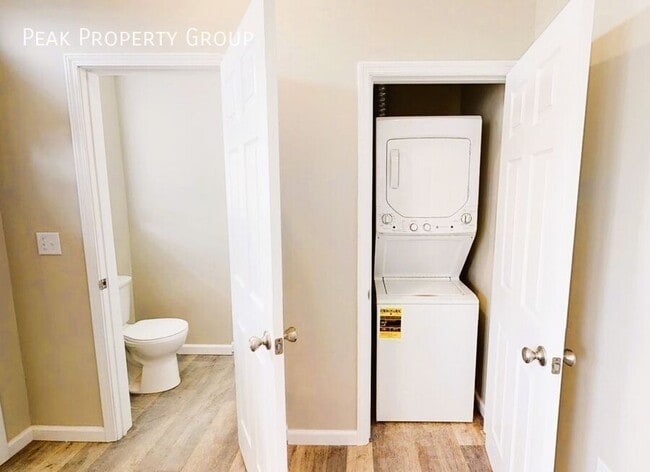 Foto del edificio - 1359-1365 Summit Street-1363 Summit Street