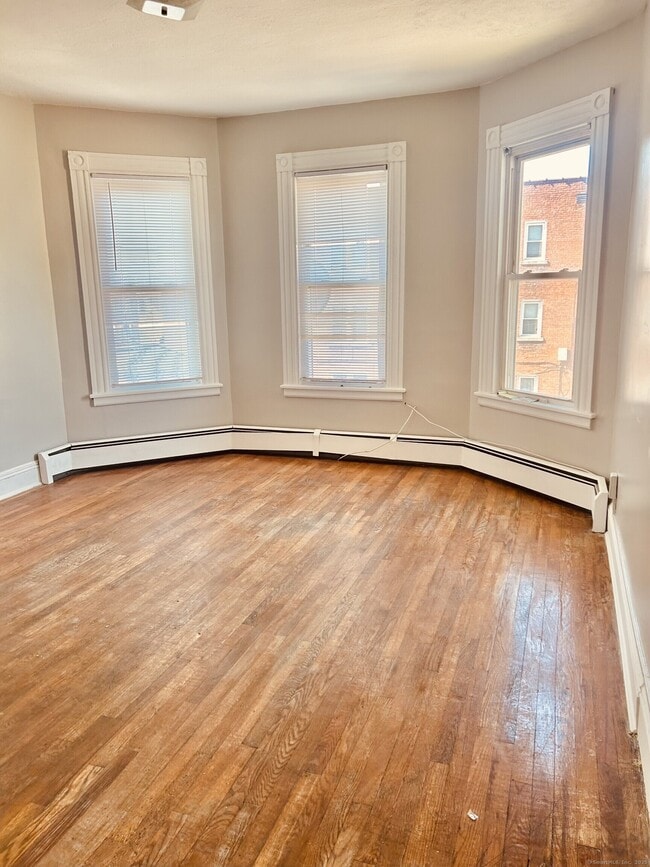 Building Photo - 53 Brown St