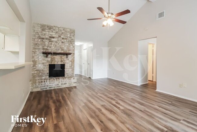 Foto del edificio - 5407 Dove Forest Ln