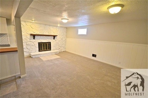 Building Photo - Spacious 1 Bedroom Downstairs Apartment