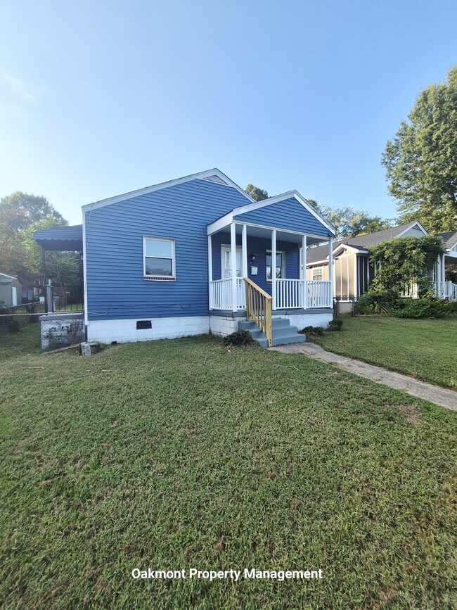 Building Photo - 900 N 38th St