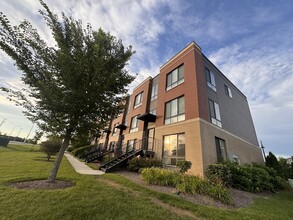 Building Photo - 1212 Quadrant Ln.