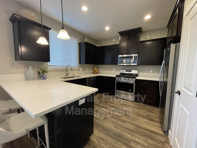 Building Photo - 2874 Pin Oak Ln