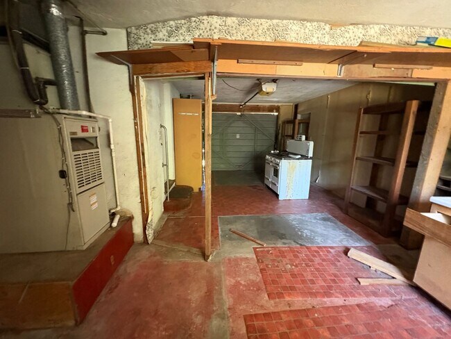 Building Photo - Visalia 2 Bed 2 Bath available now.