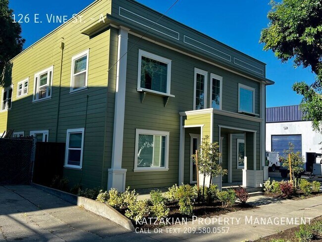 Building Photo - Fully Remodeled Downstairs 1-Bedroom 1-Bath