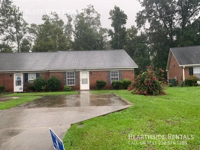Primary Photo - 2704 Bluff View Dr