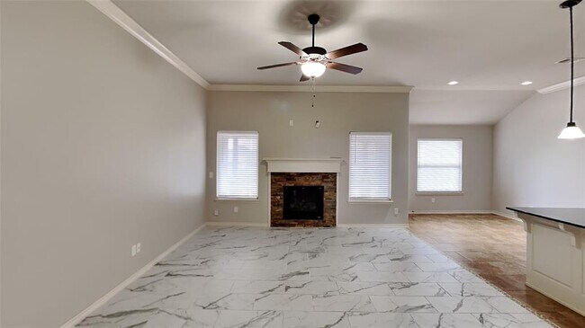 Building Photo - 6520 Bentwood Dr