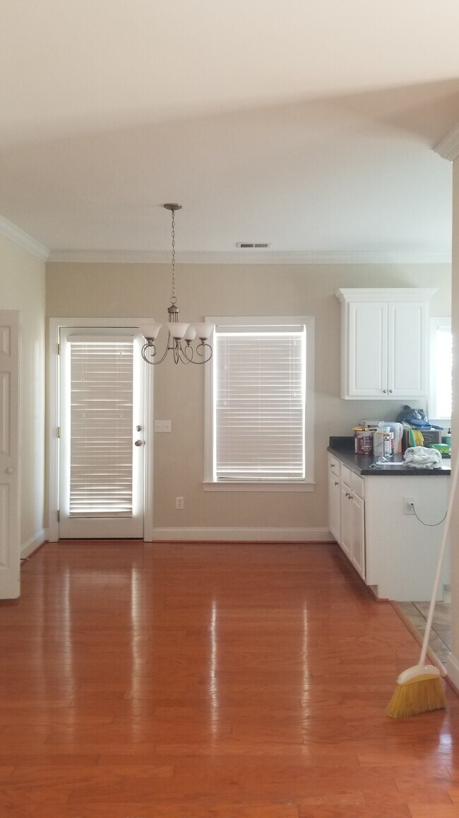 Building Photo - 115 Amelia Forest Ln