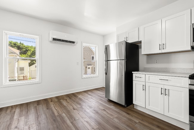 Building Photo - 5 Siegel St