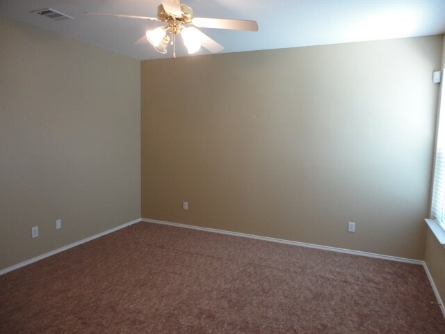 Building Photo - 305 Celia Circle