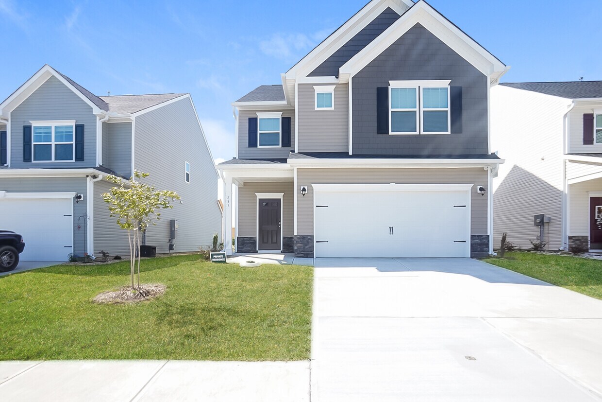 Primary Photo - 581 Count Fleet Ct, Graniteville, SC