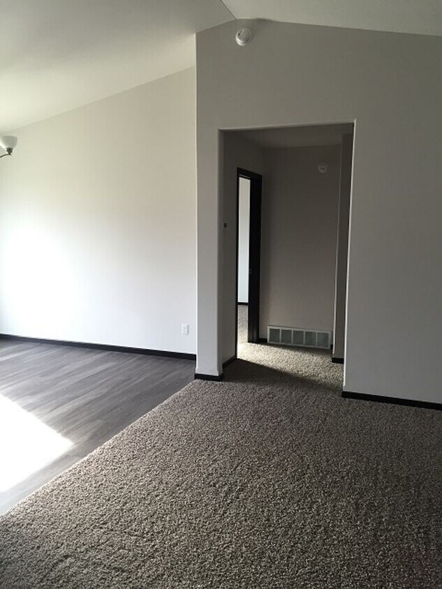 Foto del edificio - 3 Bed 2 Bath Twin Home