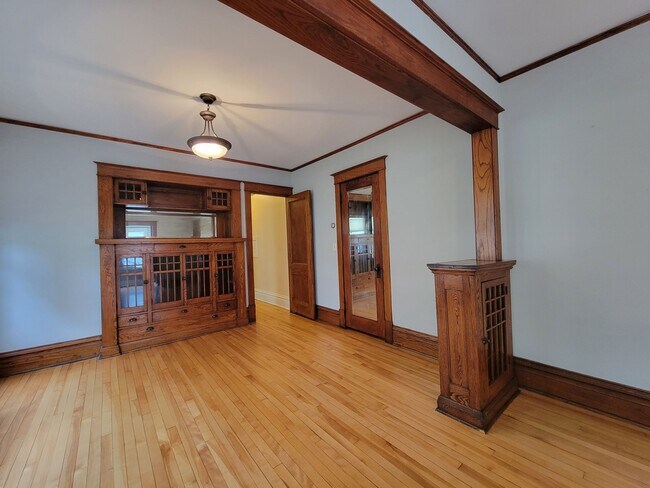 Building Photo - 2891 James Ave S