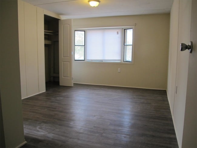 Building Photo - 107 Gains Mill Dr