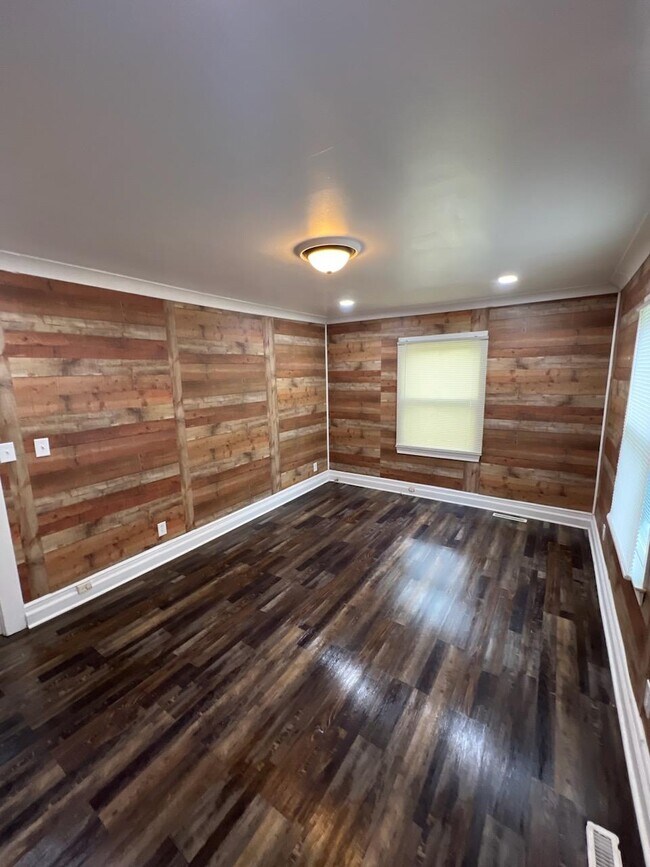 SALA DE ESTAR - 905 N Layton Ave