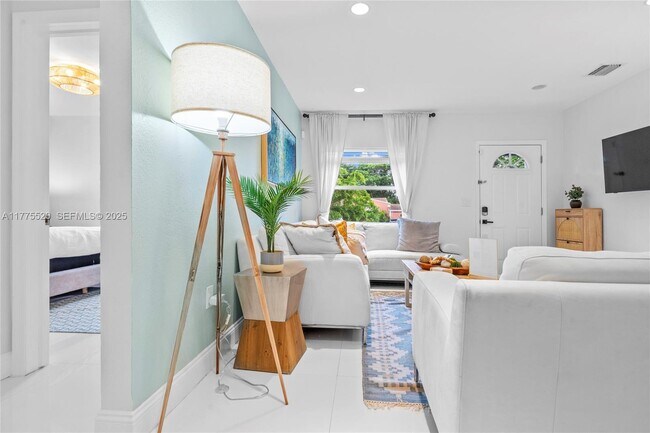 Foto del edificio - 775 NW 44th St