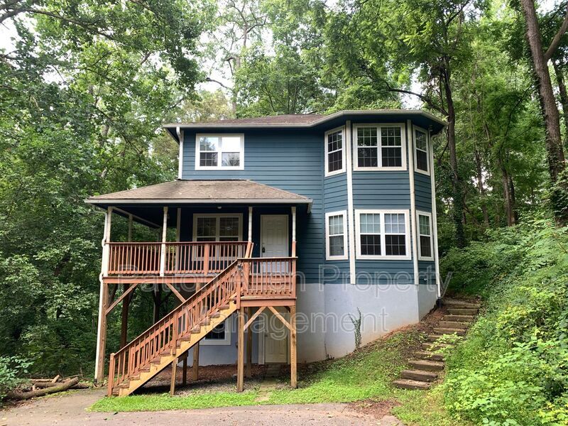 Primary Photo - 26 Durham St