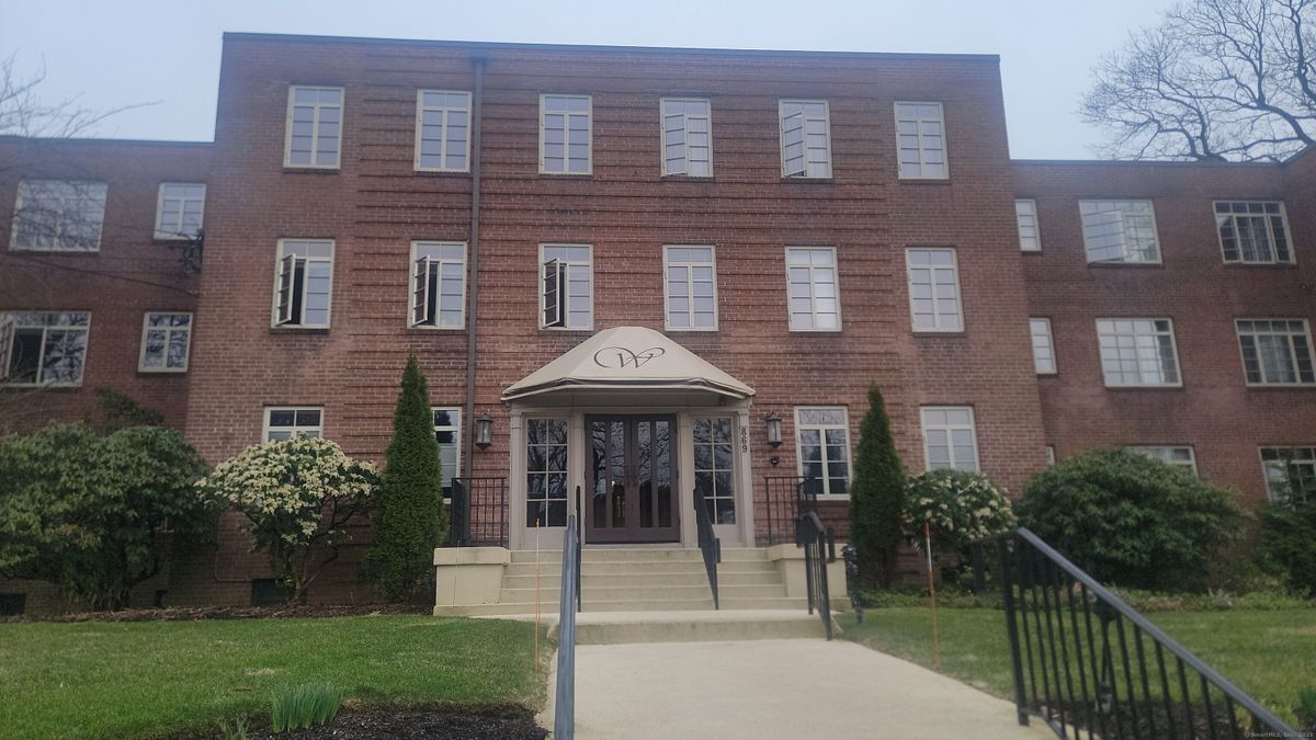 Primary Photo - 869 Farmington Ave