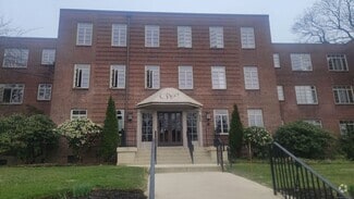 Building Photo - 869 Farmington Ave