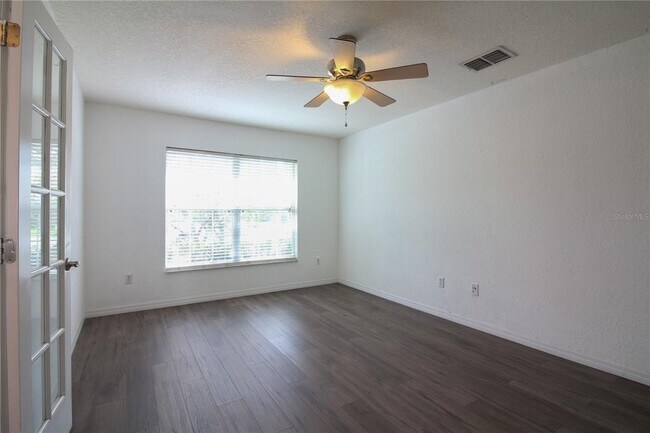 Building Photo - 6900 Brompton Dr