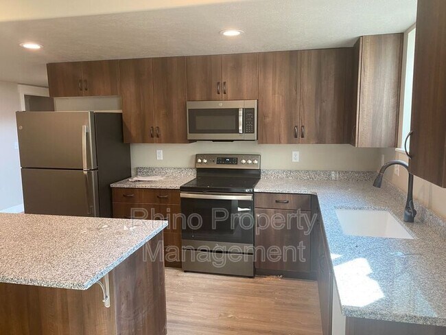 Building Photo - 230 W 400 S