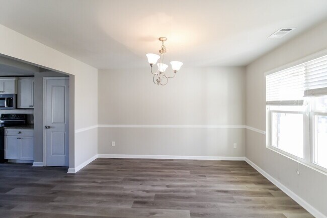Building Photo - 300 Citori Ct