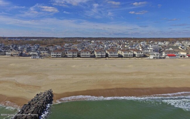 Building Photo - 239 Beach Front